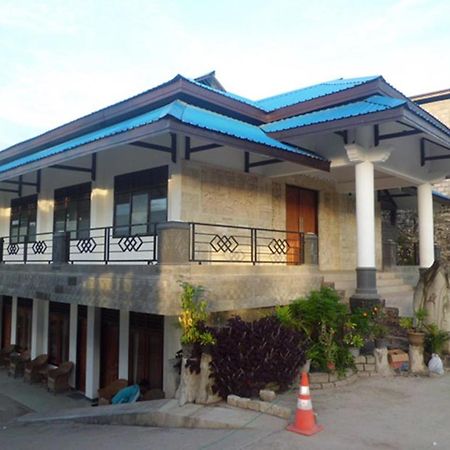 Hotel Sinar Tambolaka Waingapu 외부 사진