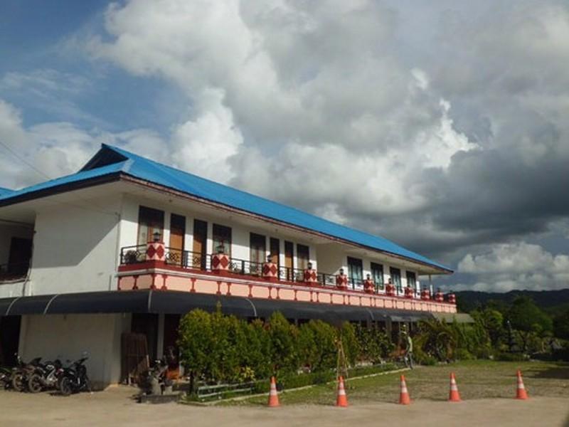 Hotel Sinar Tambolaka Waingapu 외부 사진