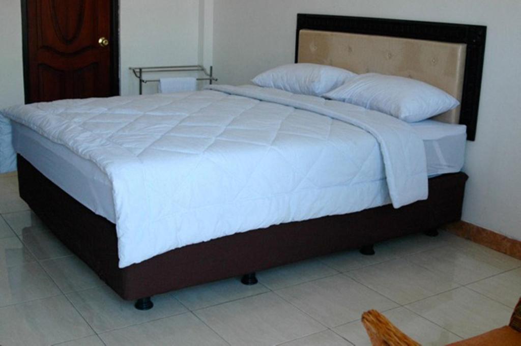 Hotel Sinar Tambolaka Waingapu 객실 사진